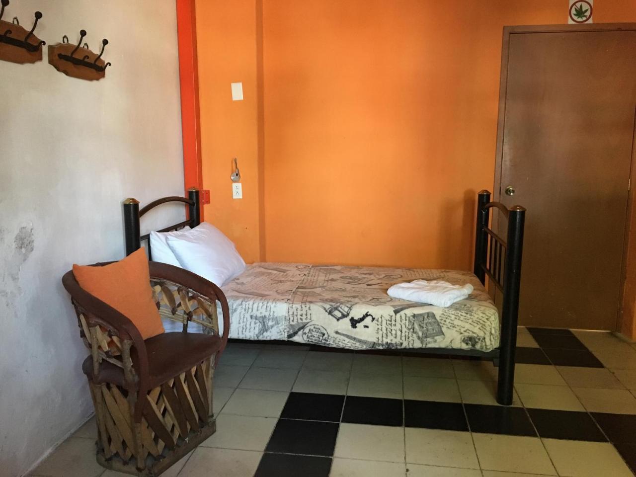Hostal De Maria Гвадалахара Экстерьер фото